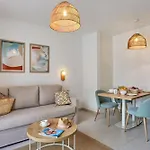 アパートホテル Odalys Riviera La Presqu'ile イエール