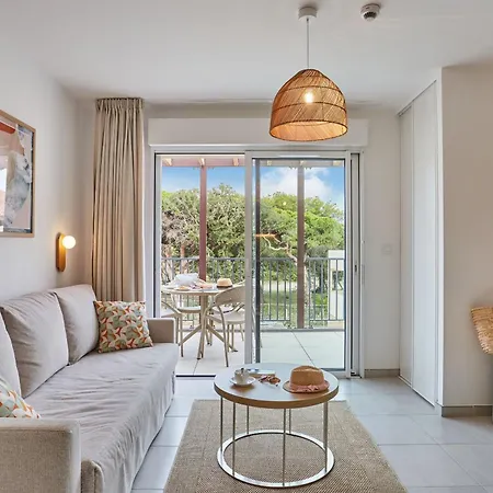 Odalys Riviera La Presqu'ile Йер