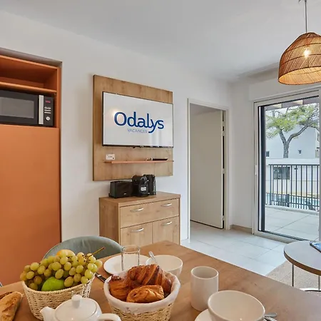 Prestige Odalys Riviera * Ιέρ