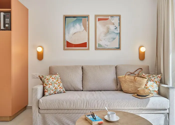 Apartmanhotel Odalys Riviera La Presqu'ile 4*