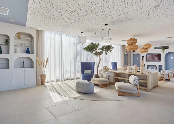 Apartmanhotel Odalys Riviera La Presqu'ile 4*