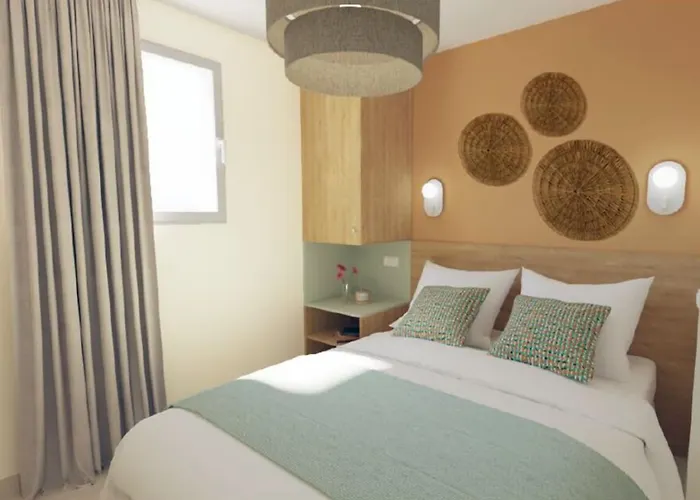 Apartmanhotel Odalys Riviera La Presqu'ile 4*